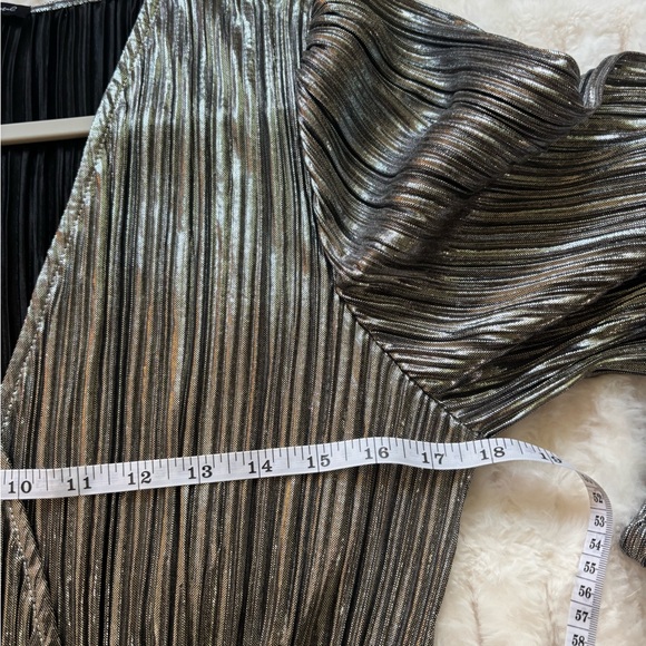 Wishlist Apparel Silver Metallic Fit and Flare Ruffled Dress Med NWOT - Picture 7 of 8